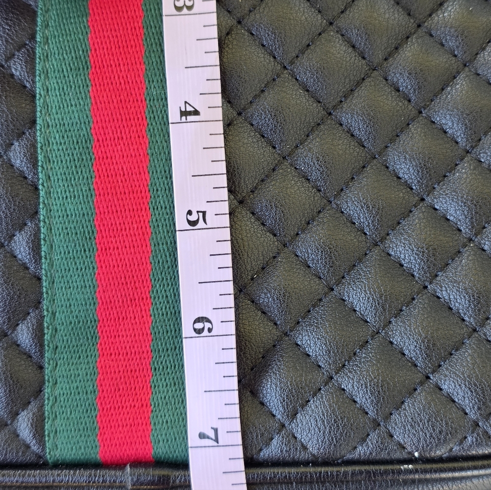 Gucci Black Quilted Cross Body Bag Red Green Striped FLAW Bad Zio - Picture 12 of 13